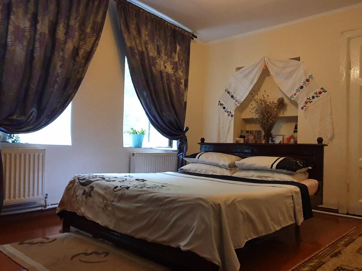 Authentic Apartment In The Centre Кишинёв Экстерьер фото